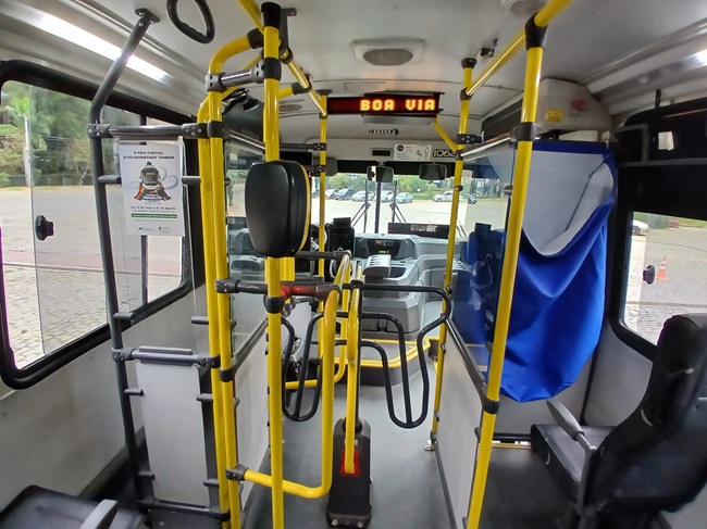 Dedo de Deus e 1º de Março promovem campanha do agasalho nos ônibus da cidade
