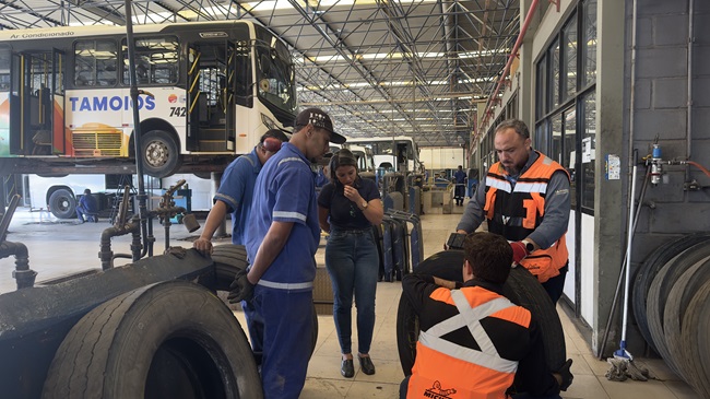 Salineira realiza treinamento prático com a Michelin voltado à segurança e eficiência operacional